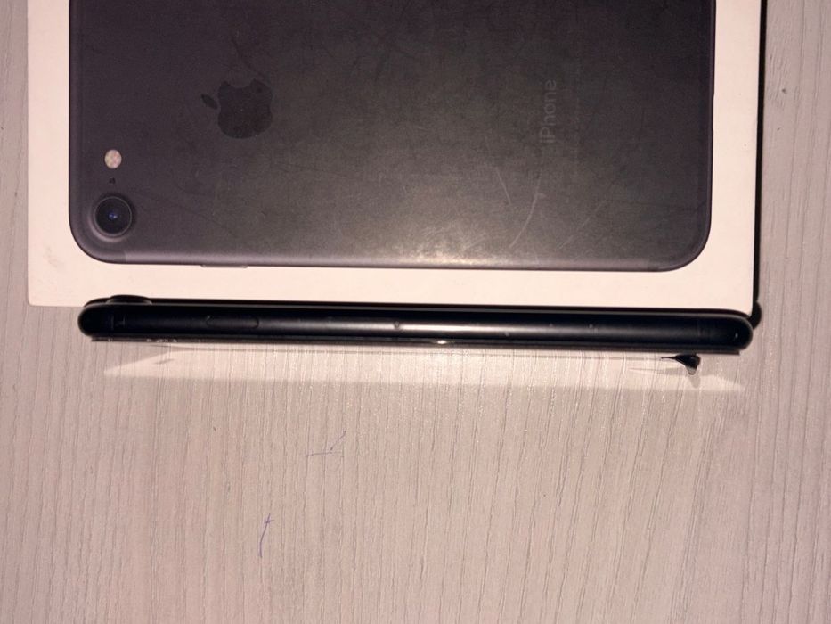 Продам iPhone 7 32gb