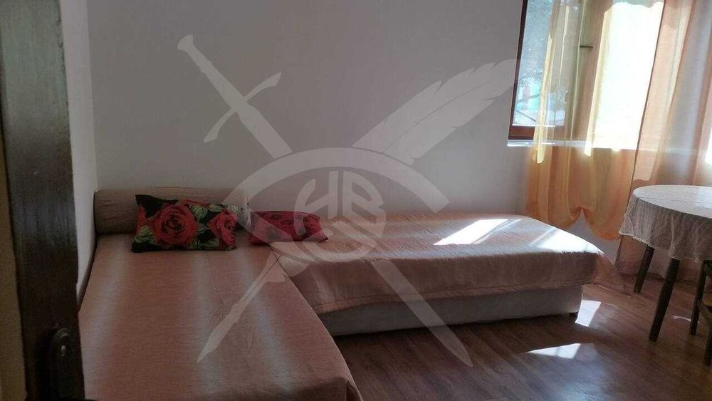 Едностаен - Център