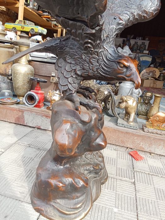 Продам старинная статуэтка Орёл, чугун.
