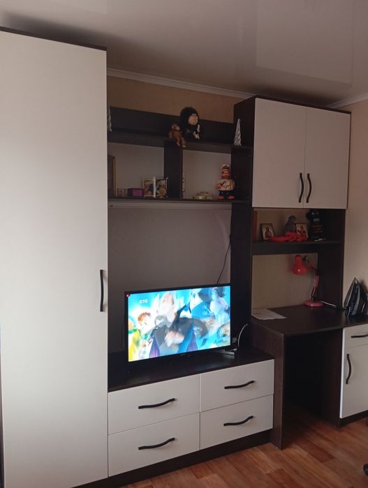 Продам стенку в гостиную