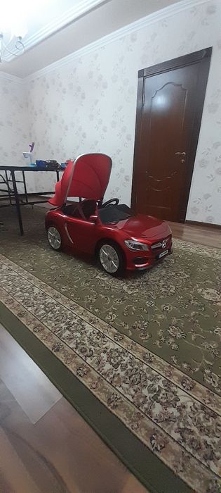 Продам детскую машину на пульте