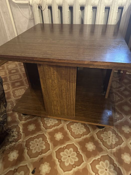 Журнальный столик