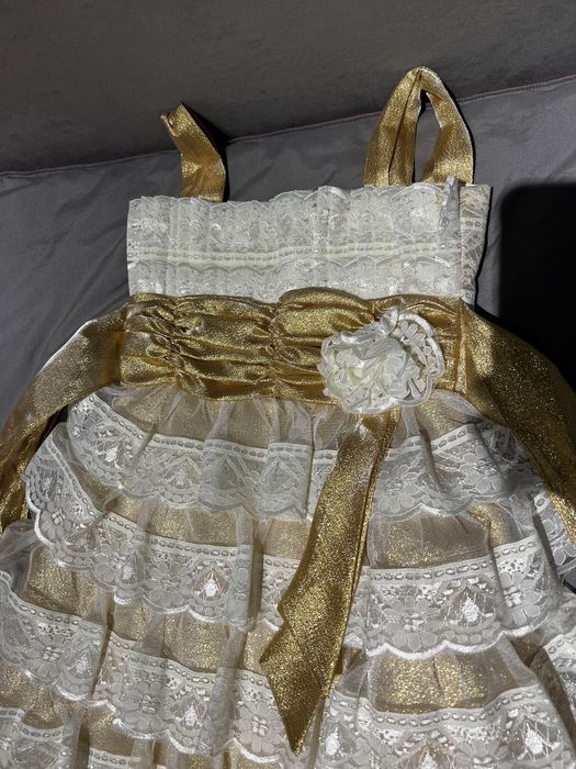 Много платьев на девочку