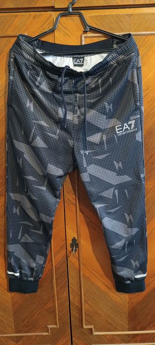 Trening complet EA7 Emporio Armani ca nou, original (adus din Anglia)