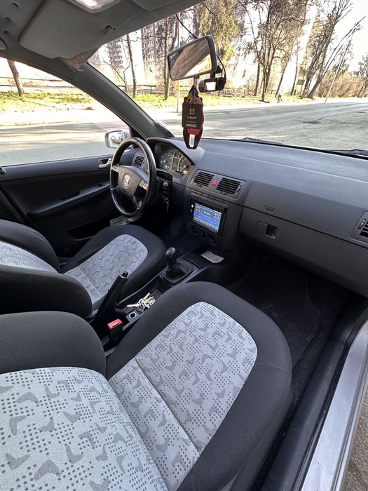 Skoda Fabia 1.4 16v 2004 , pret 1200€ neg.