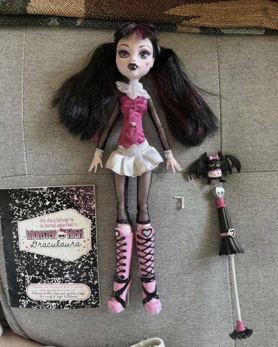papusa monster high draculaura first wave gold elastics g1 original