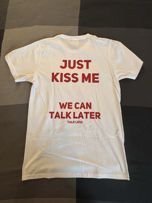 Бяла тениска – „Just Kiss Me“