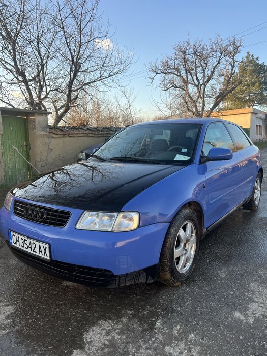 Продавам Audi 1.8