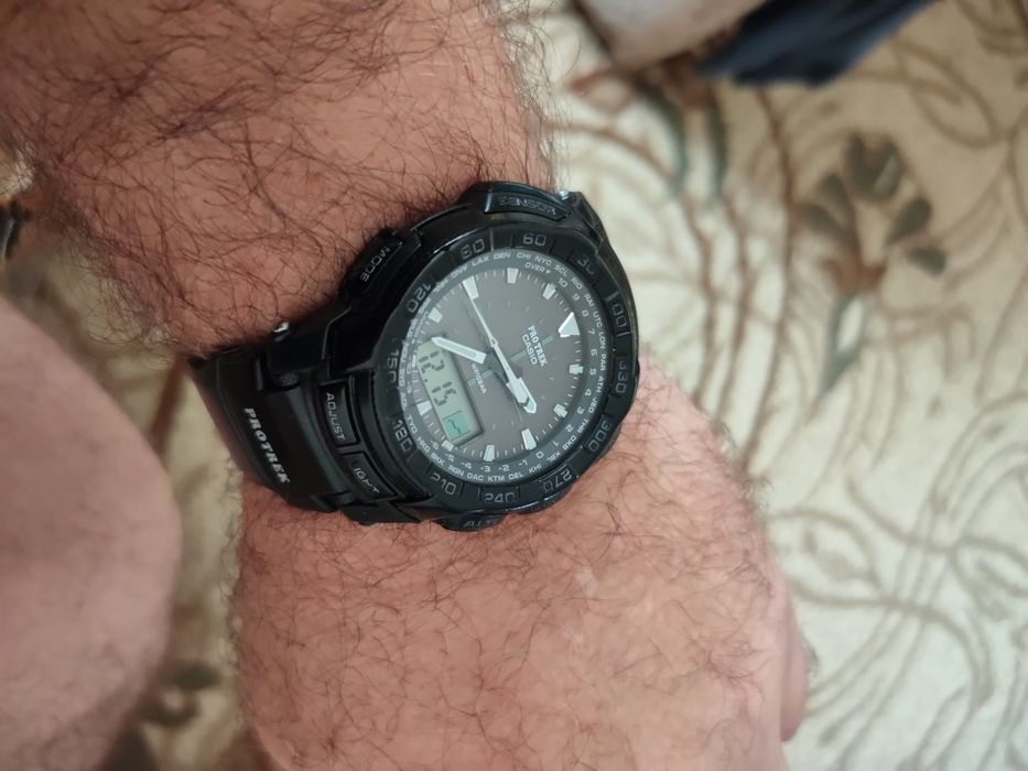 Продам часы Casio PRG-550-1A1ER