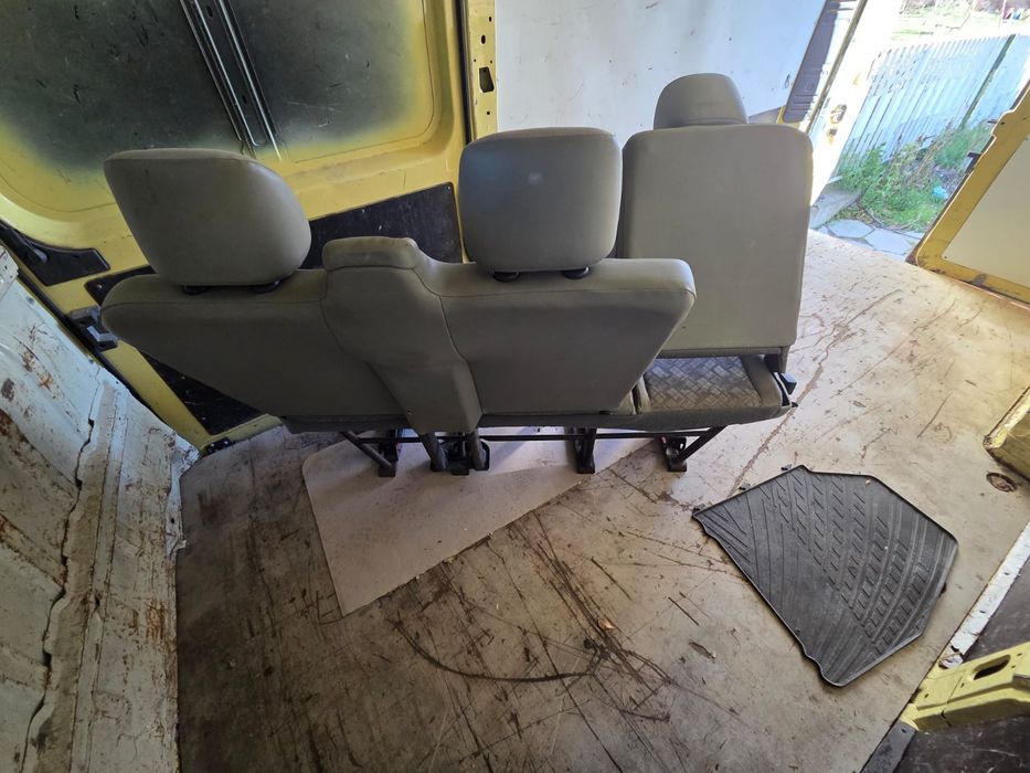 Тройна седалка за Опел виваро - Рено трафик