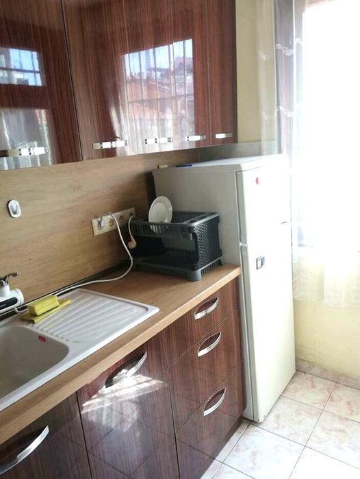 Дава се под наем Двустаен апартамент в Бургас, Център - 70 кв.м за 357 € - Снимка #2