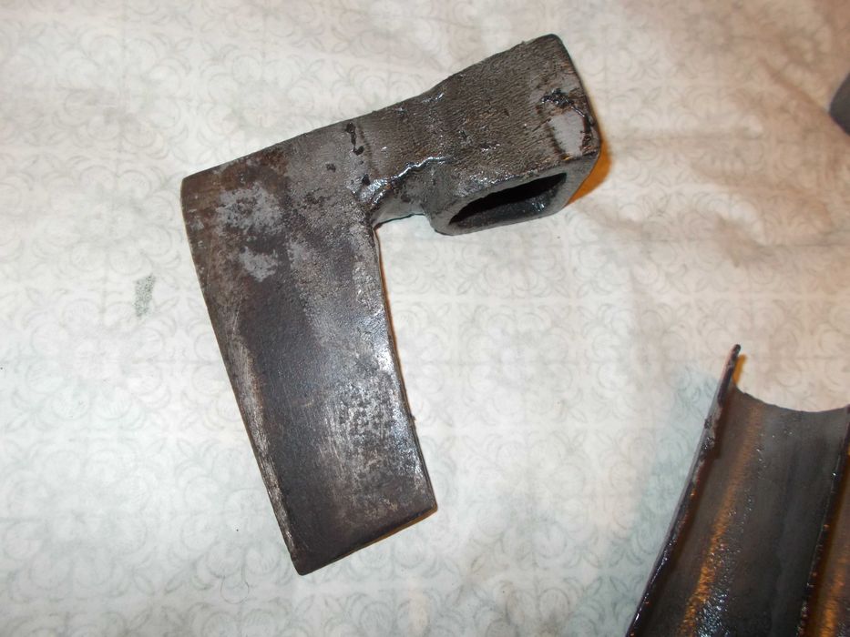 комплект ковани брадви от соца