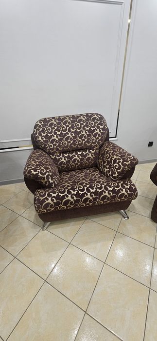 Продам 4 мягких кресла