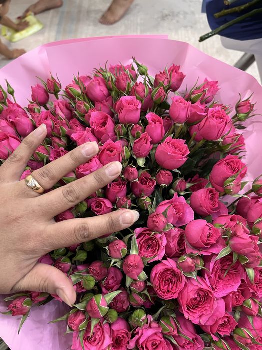 Продам букет кустовых роз