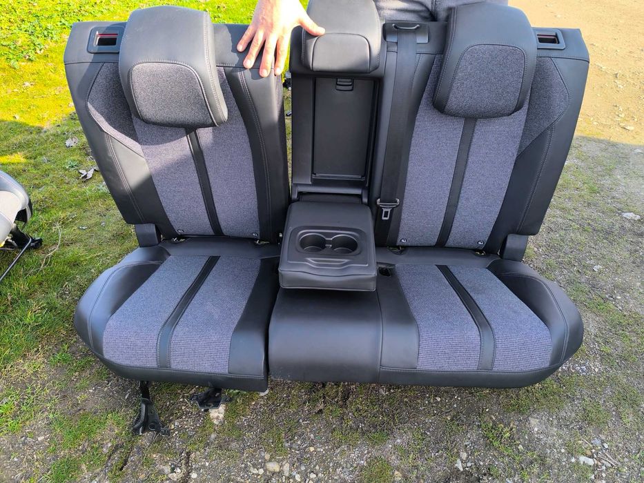 Продавам Седалки за Пежо 3008 2018 г 1.6