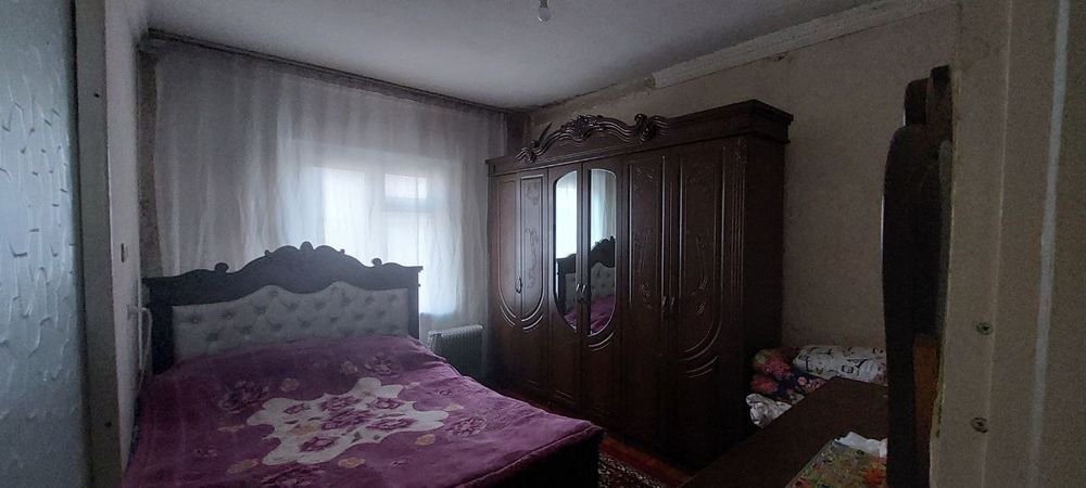 3 xonali kivartira sotiladi