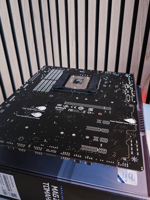 Intel Core 19-9900K +  32gb ddr4 рам + Дъно MSI MAG Z390 Tomahawk 

​8