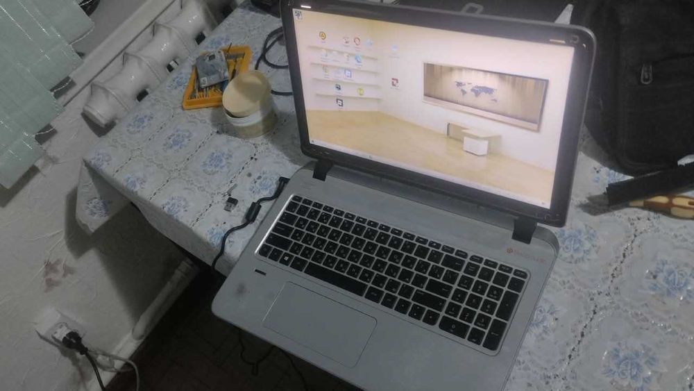 ноутбук HP core i7 ssd