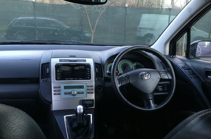 Тойота Корола Версо 2.2D4D 136кс. 2008г