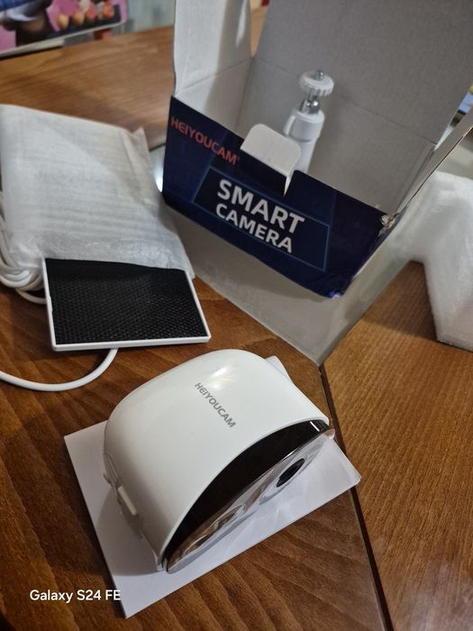 Соларна охранителна камера за външно с  3MP за нощно виждане.