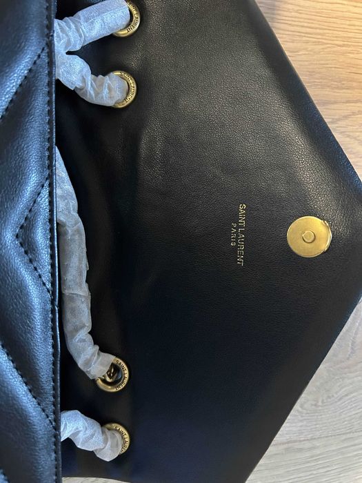 Продавам дамска чанта Saint Laurent