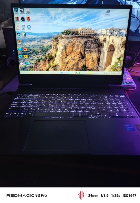 Продам игровой ноутбук VIKTUS