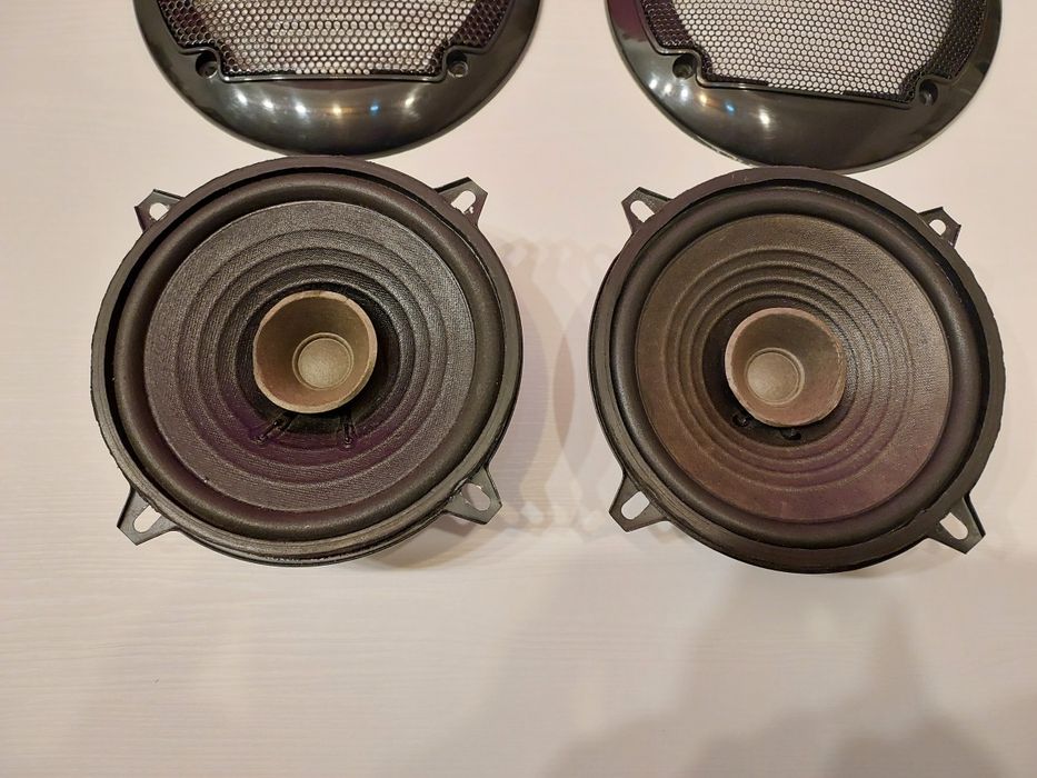 Difuzoare boxe 13 cm dual cone și site. Stare foarte bună.