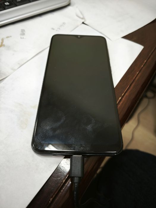 Телефон Samsung A50