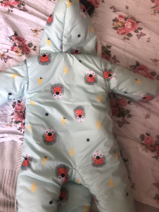 Salopete iarna  si ghete fetita