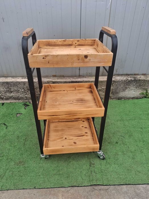 Дървена количка с колелца