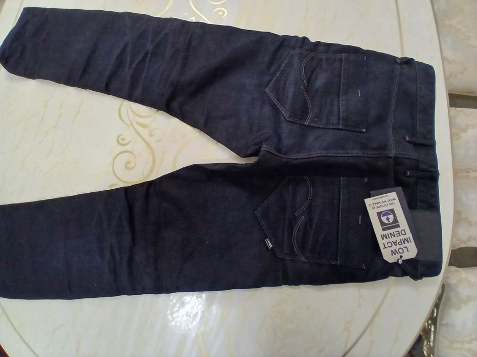 Оригенальные мужские джинсы