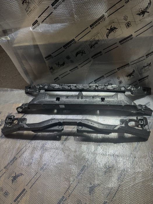 Абсорбер Тойота Лексус