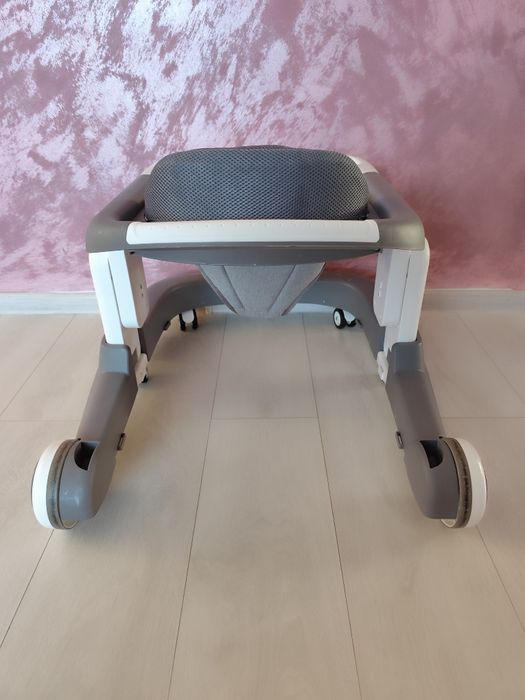 Vand premergator baby walker