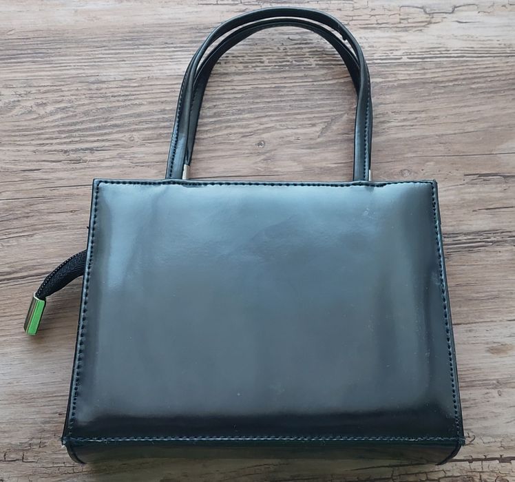 Черна клъч чанта