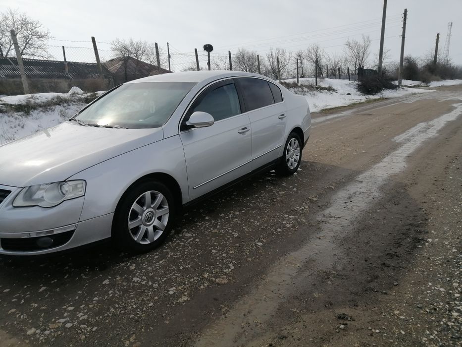 Vând vw passat b6  2400 euro