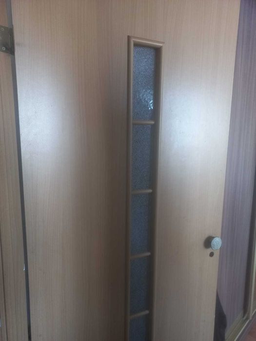 Продам межкомнатные двери Б/у