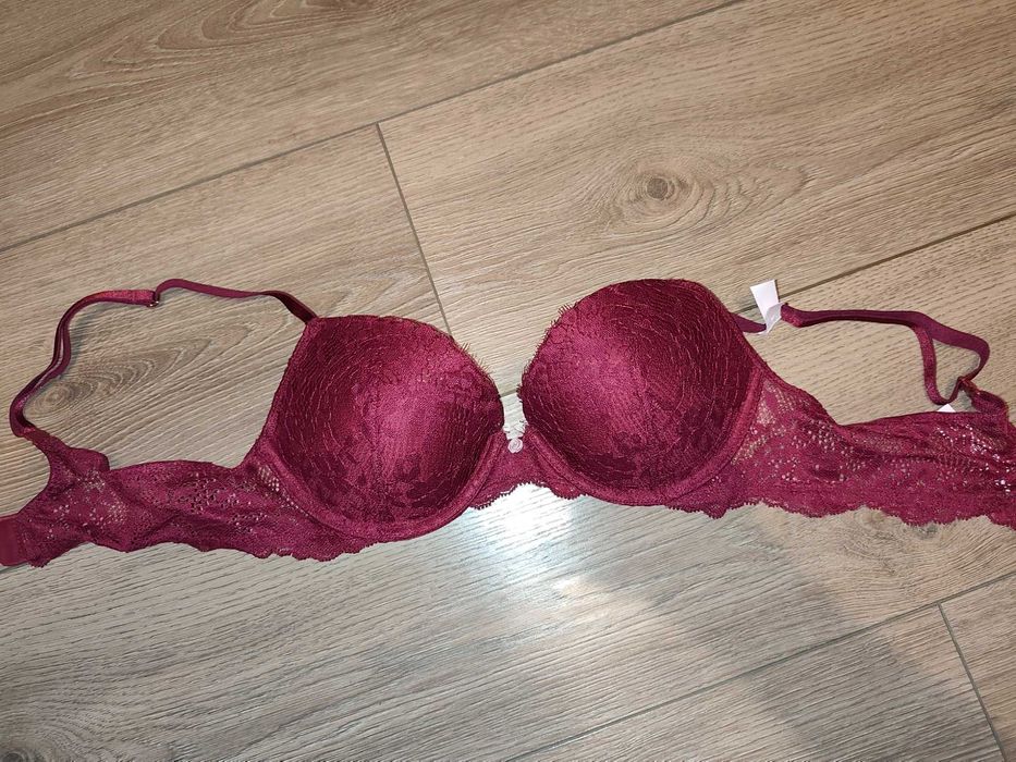 продам бюстгалтеры Виктория секрет новые