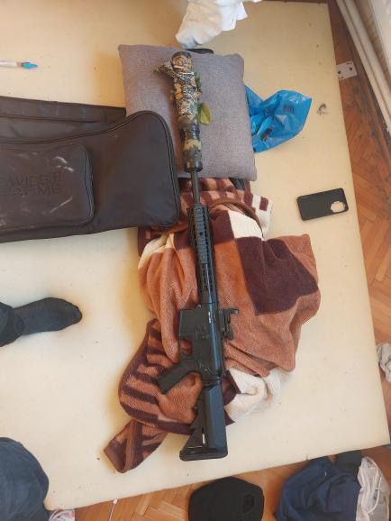 Arma airsoft modificata