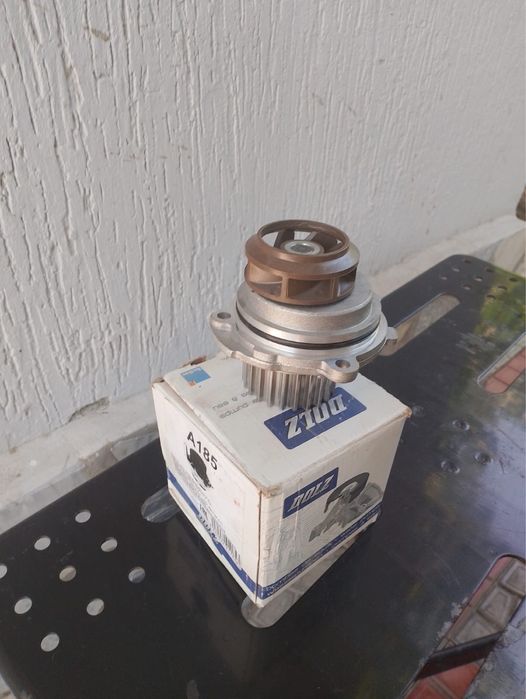 Водяная помпа автозапчасть