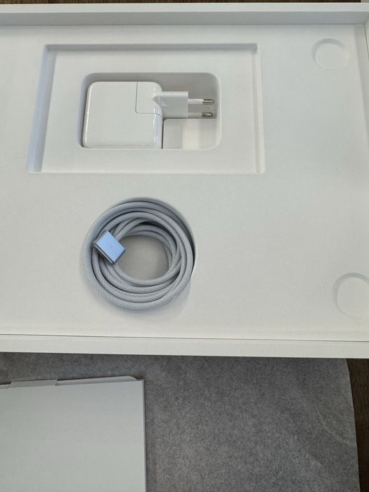 MacBook Air 13.6" 16GB RAM M4 256GB 2025