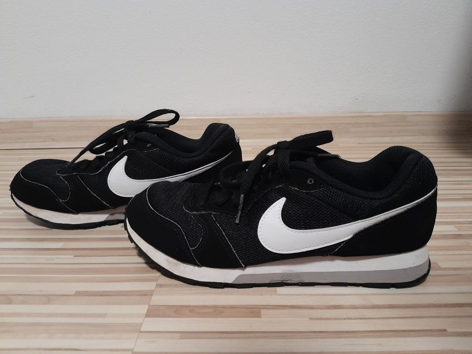 Adidasi Nike, marimea 36,5