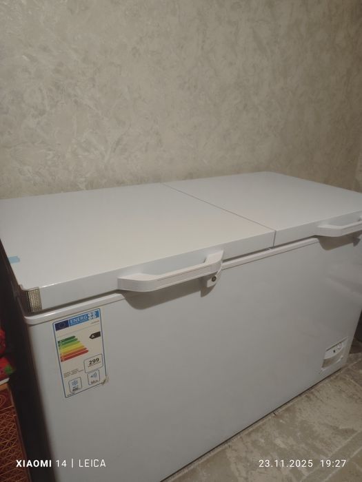 Морозильник почти новый