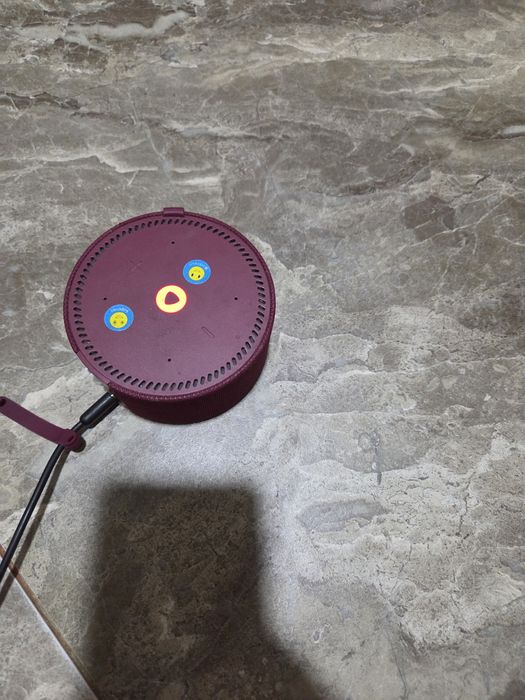 Колонка Алиса а комплекте