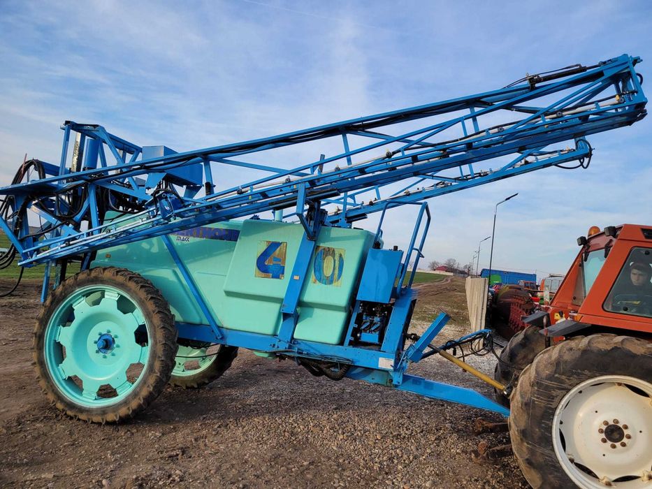 Erbicidator Berthoud Mack 40 SX28, stare perfecta. 28 m / 4.000 litri