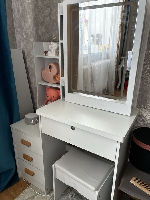 Туалетный столик