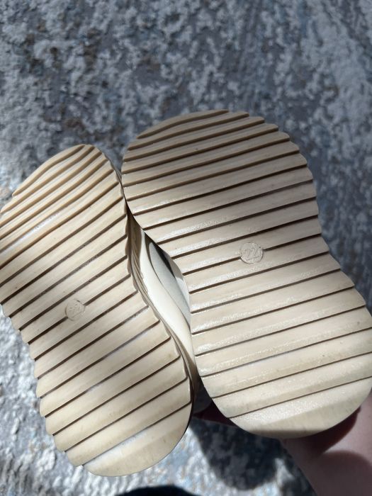 Продам детский комбинезон и сапоги