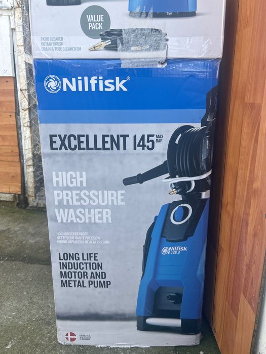 Vând Karcher Nilfisk profesional .