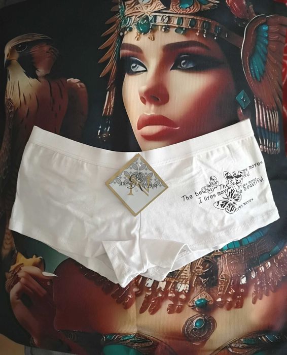 Ново! Комплект бразилиани С размер + бели памучни боксерки С размер.