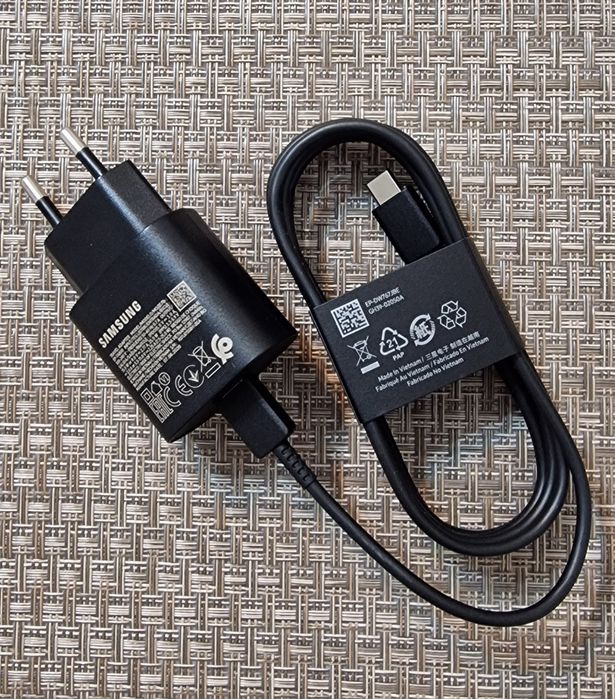 Incarcator original Samsung S22 Ultra. Cablu de 1,8m.