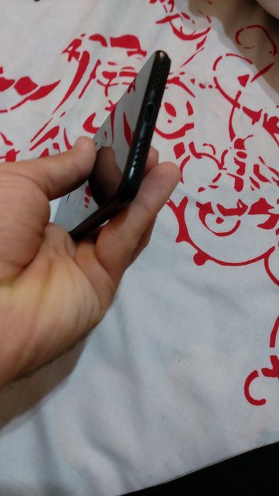 Redmi note 7 telefoni sotiladi